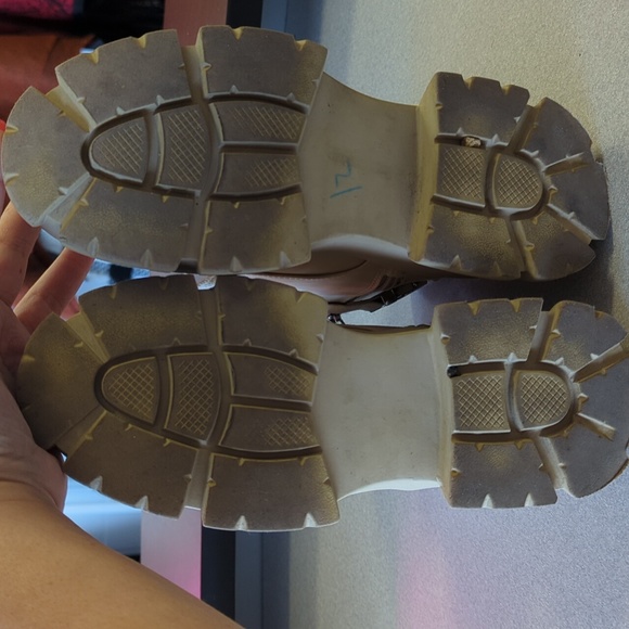 Steve Madden Size 6 Tan utility/combat type boots - Picture 8 of 8